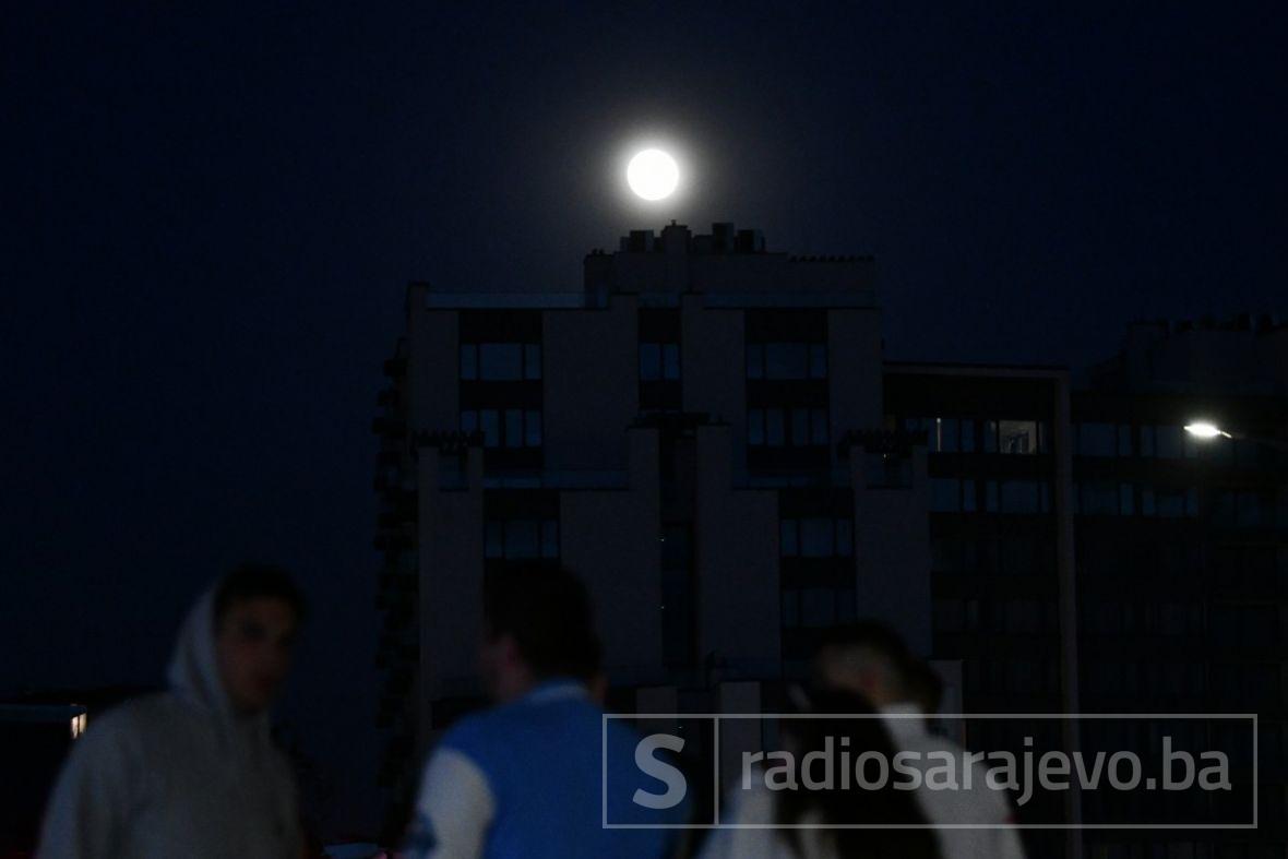 Foto: A. K. /Radiosarajevo.ba/Pun mjesec iznad Sarajeva